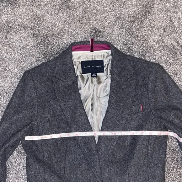 Banana Republic Women’s Gray Wool Blazer Size Petite 4 Office Business Casual - Picture 3 of 6